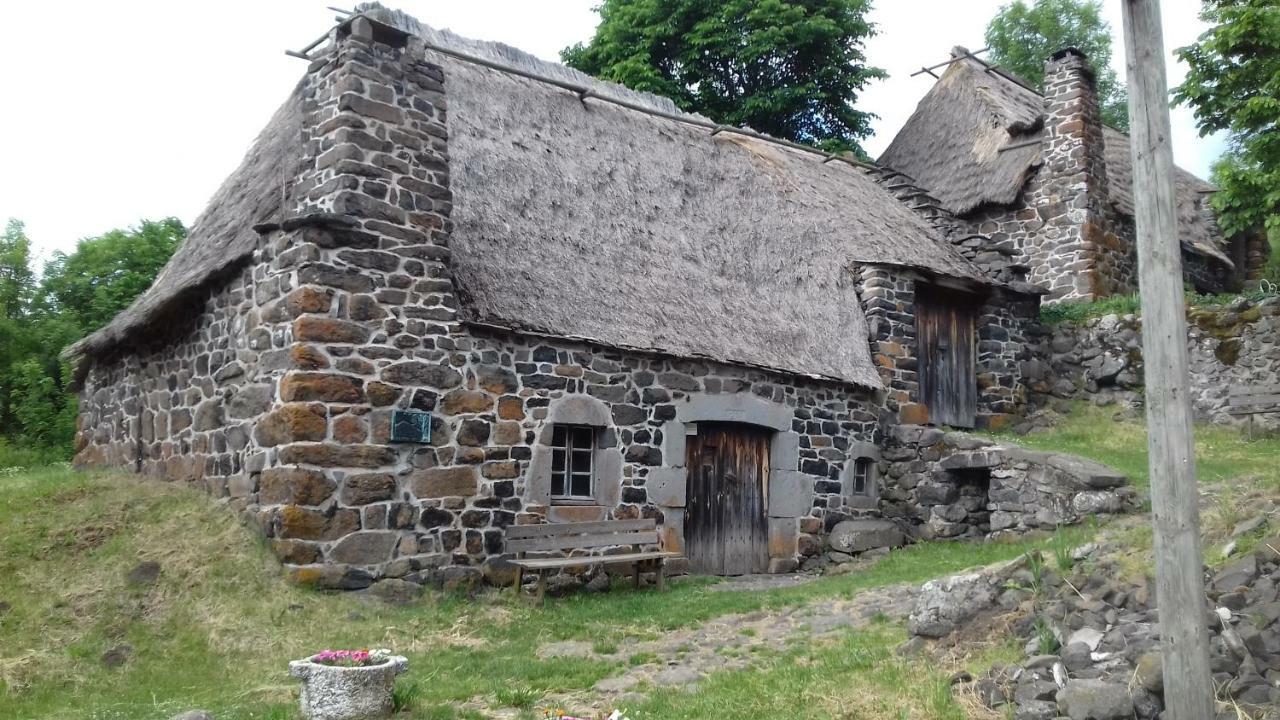 Ferienwohnung Le Petit Seguret Le Puy-en-Velay Exterior foto